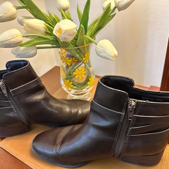 Ann Taylor Factory booties - Picture 2 of 6